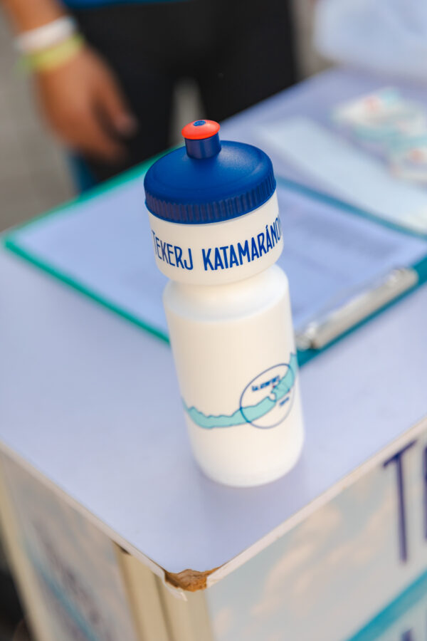 Tekerj Katamaránon kulacs 750 ml - Image 2